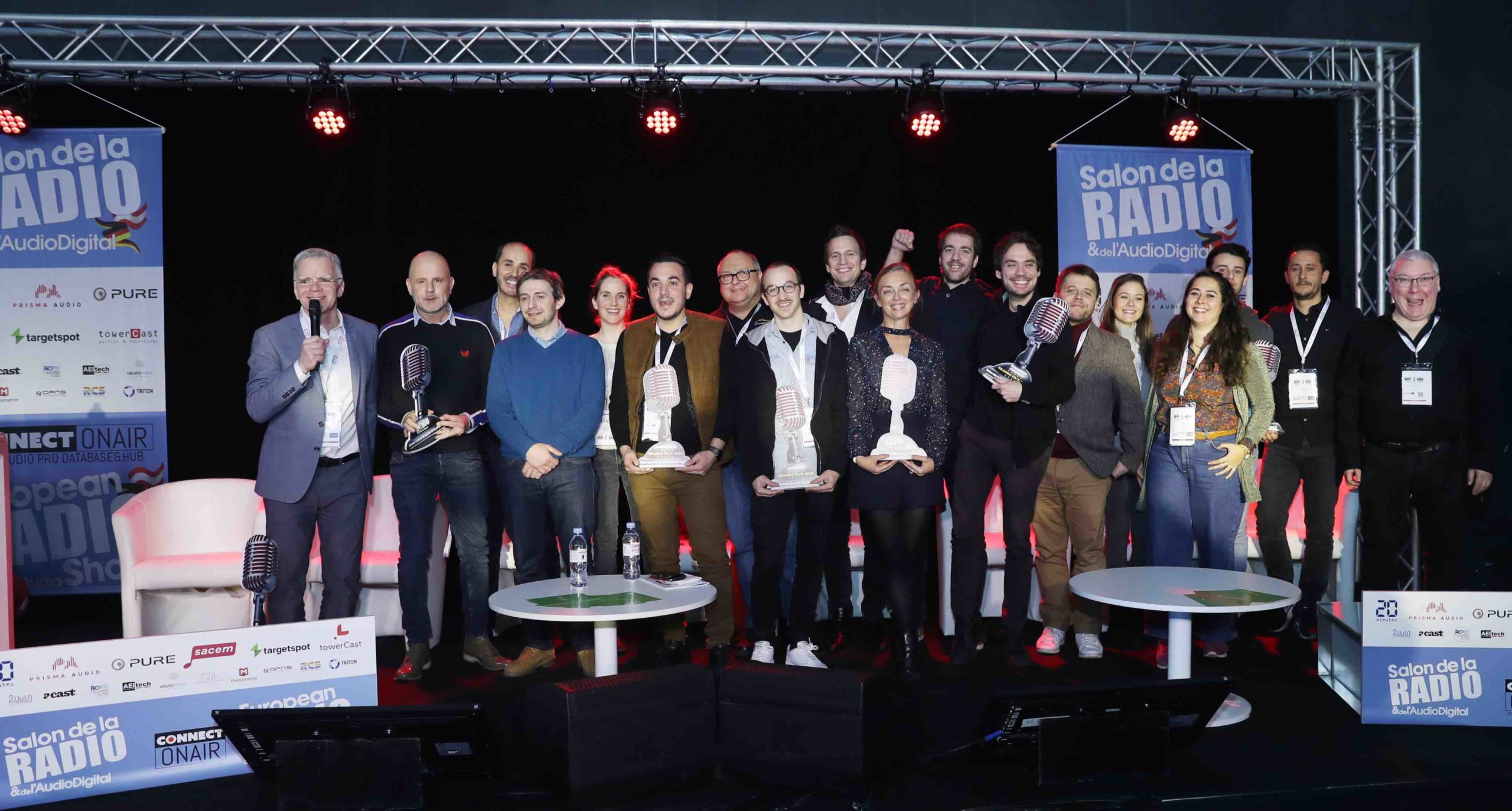 PHOTO-GRANDS-PRIX-RADIO-PUB-330-1